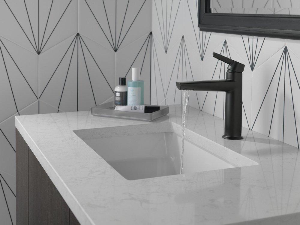 DELTA FAUCET Delta Faucet 571-BLMPU-DST Galeon Single Handle Bathroom Faucet