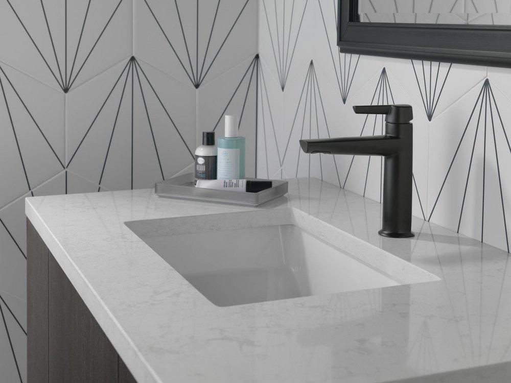 DELTA FAUCET Delta Faucet 571-BLMPU-DST Galeon Single Handle Bathroom Faucet