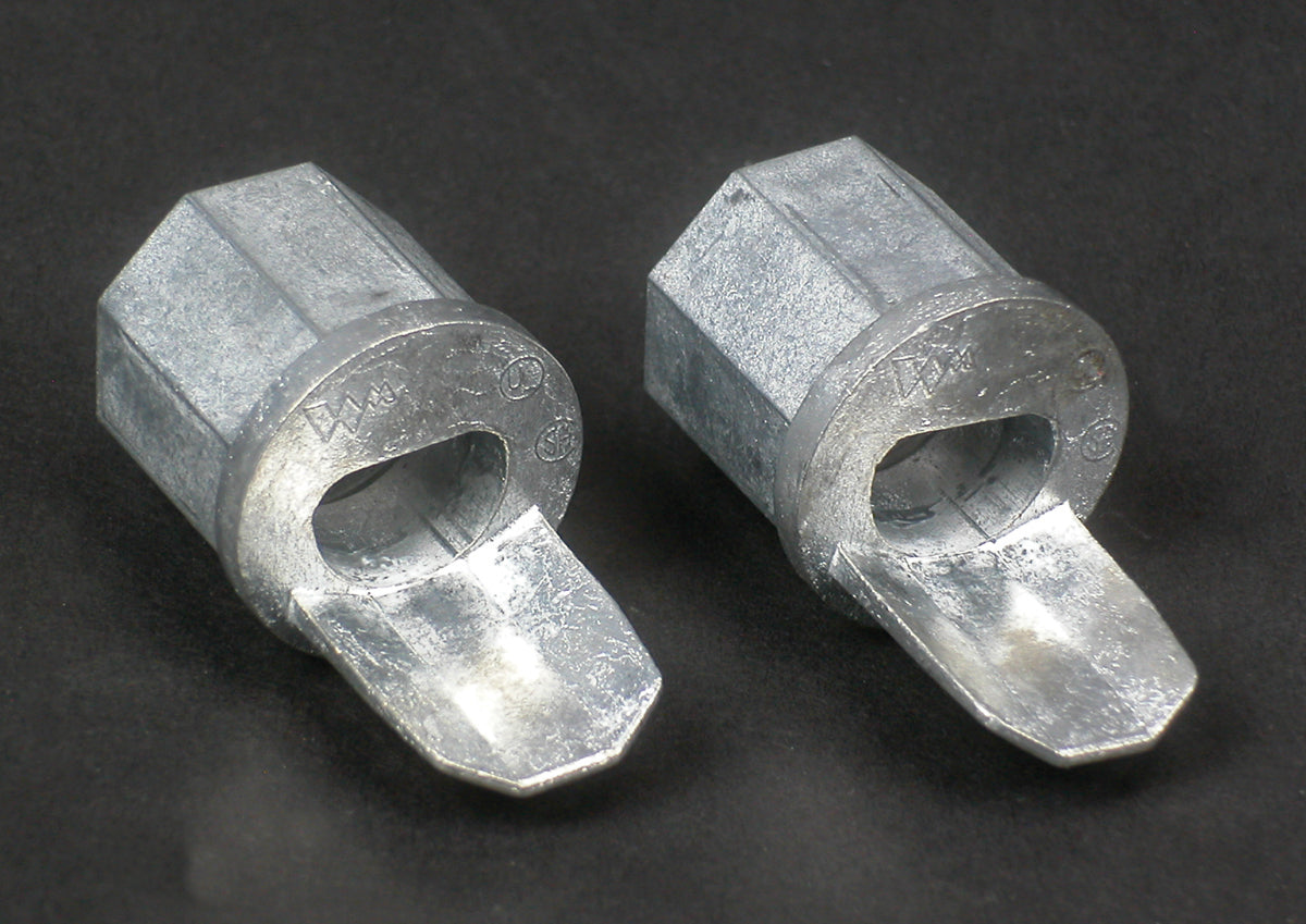 LEGRAND Legrand-Wiremold 5782 Female 1/2 In Conduit Connector; Ivory