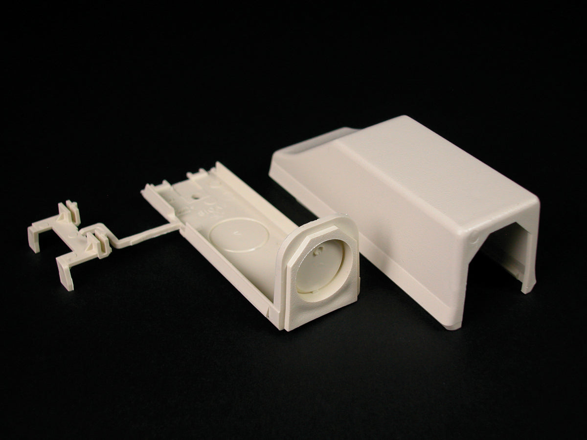 LEGRAND Legrand 810A2 Entrance End Fitting for 800 Series Raceway 0.5 IN Knockout Ivory