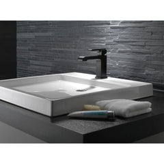 DELTA FAUCET Delta 567LF-BLLPU Single Handle Bathroom Faucet