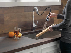 DELTA FAUCET Delta Faucet 9183-DST Mateo Single Handle Pull-Down Kitchen Faucet