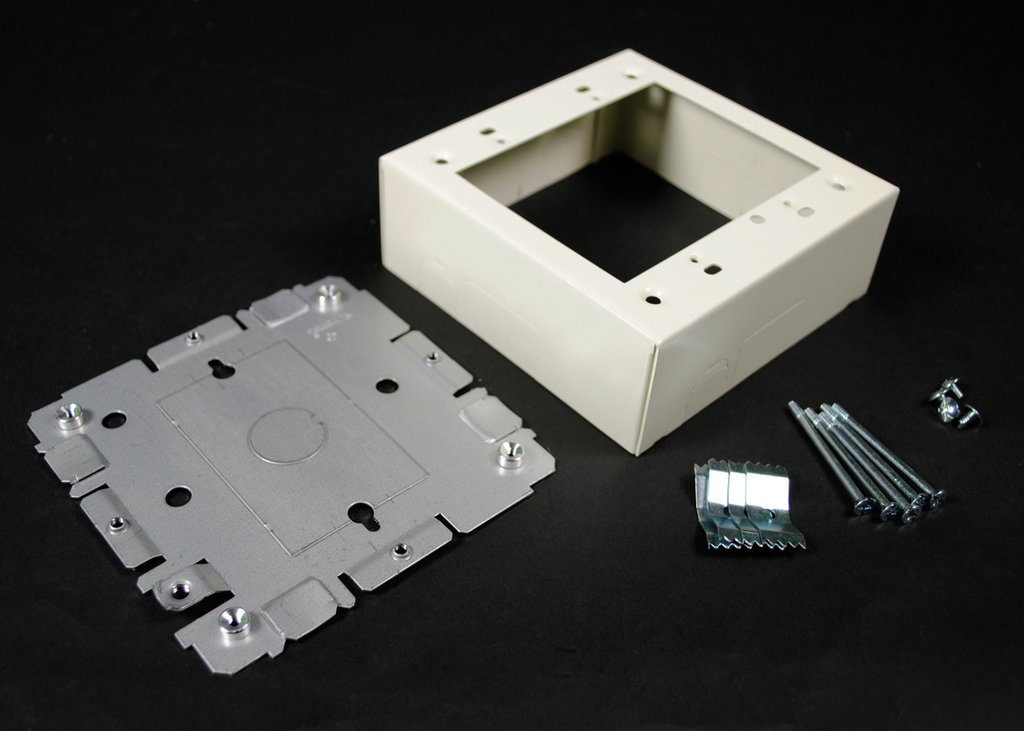 LEGRAND Legrand V2048-2 Wiremold 4-3/4 x 4-3/4 x 1-3/4 Ivory Steel 1-Channel Raceway 2-Gang Device Box