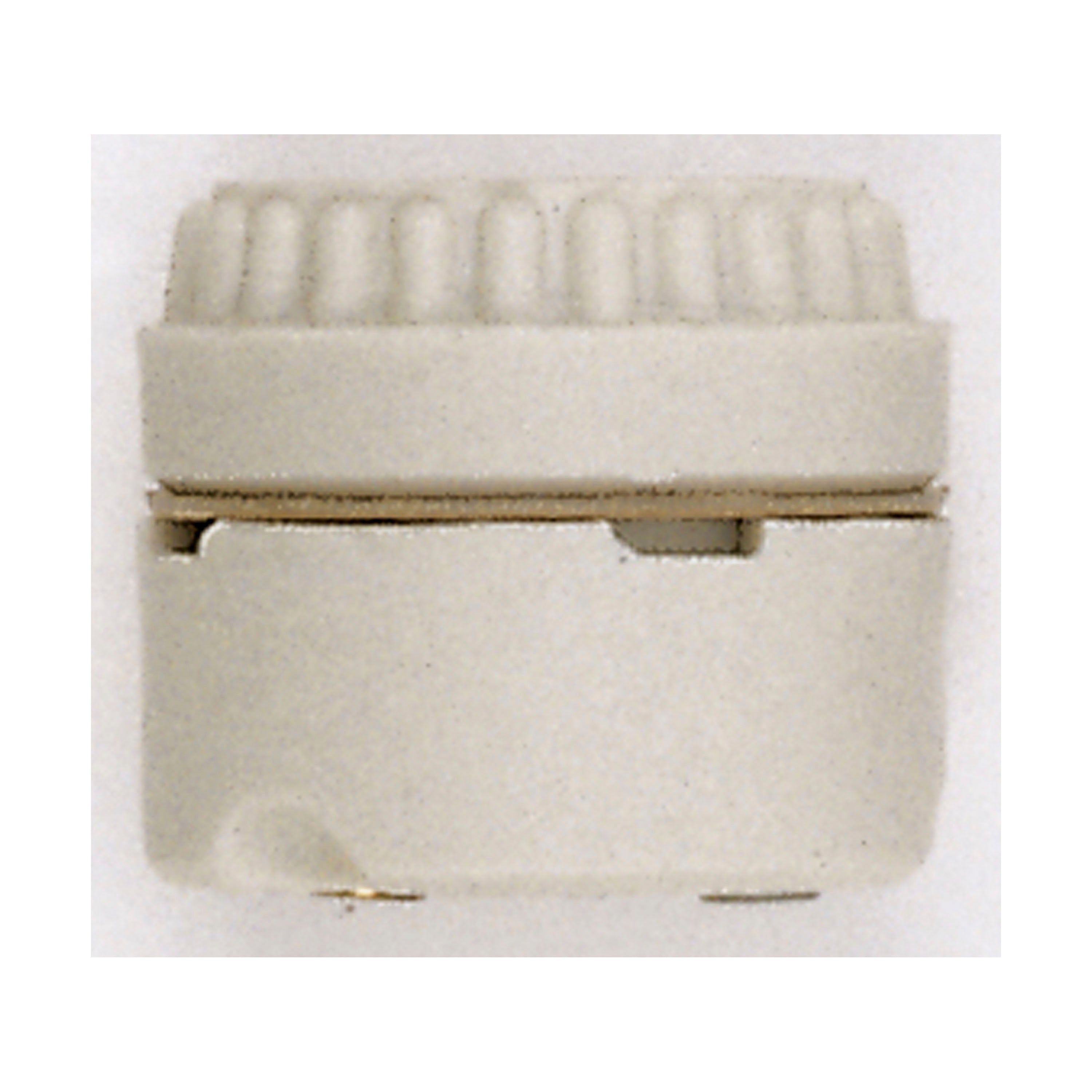 SATCO Satco 90-425 Sign Receptacle 660W 250V 1-1/2-in. x 1 5/8-in.