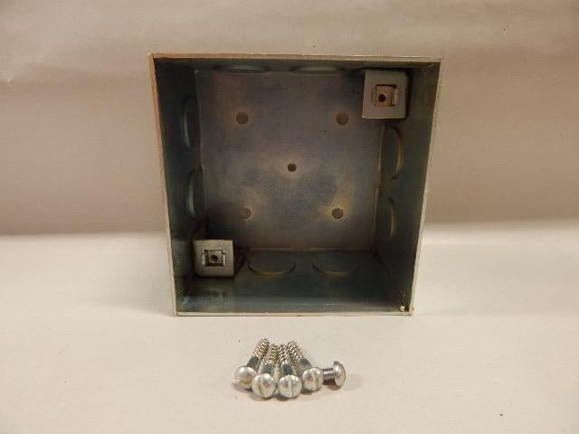 FEDERAL SIGNAL Federal Signal FB Flush Mount Wall Box (4-3/8 In Square x 2-7/8 In Deep)