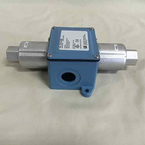 UNITED ELECTRIC CONTROLS United Electric J21K-S150B Differential Pressure Switch 1 Pack