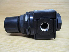 Wilkerson R28-04-F000 Air Regulator 1/2 NPT 100 cfm 300 psi
