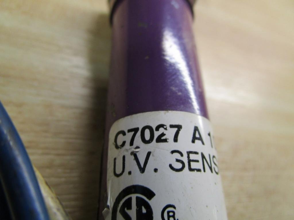 HONEYWELL Honeywell C7027A1031 Minipeeper Ultraviolet Flame Detector
