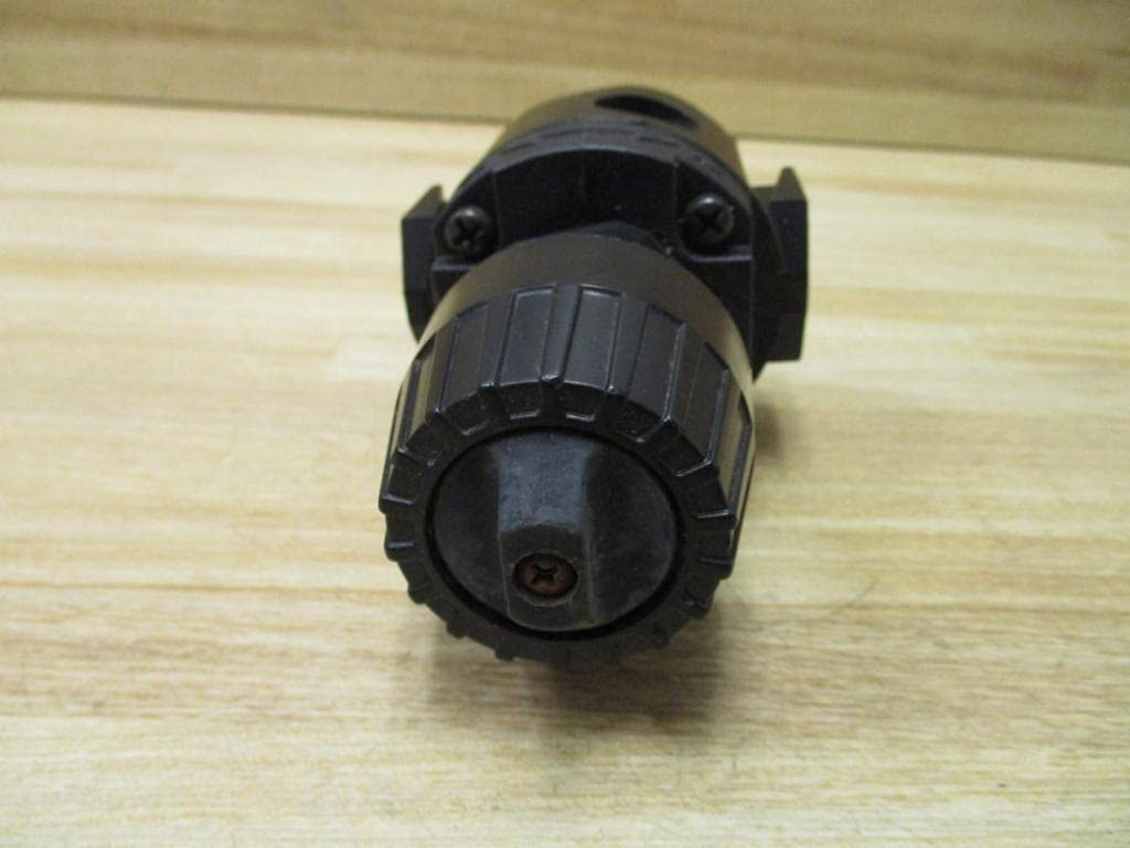 WILKERSON Wilkerson R16-02-000 Air Pressure Regulator R1602000