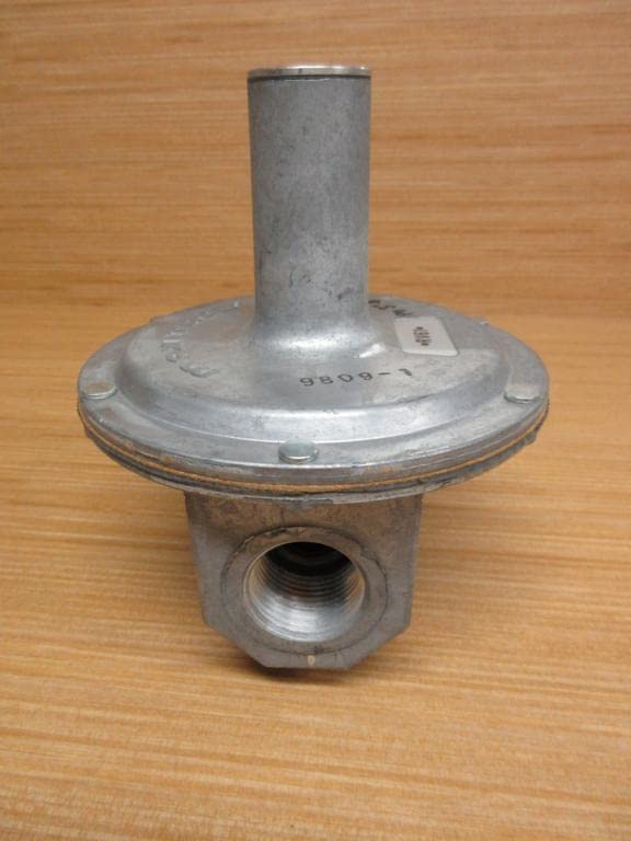 MAXITROL Maxitrol RV61-1 1 Inch Straight-Thru-Flow Gas Regulator 900000 BTU Replacement RV60 1-1/4 Inch