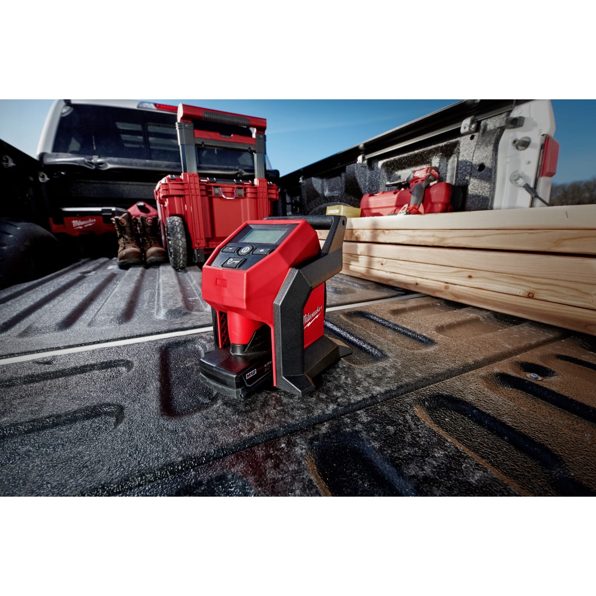 MILWAUKEE Milwaukee 2475-21CP M12 Compact Inflator w/ CP 2.0AH Battery Kit
