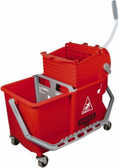 UNGER Unger COMSR 16 Qt Double Compartment Plastic Pail Red