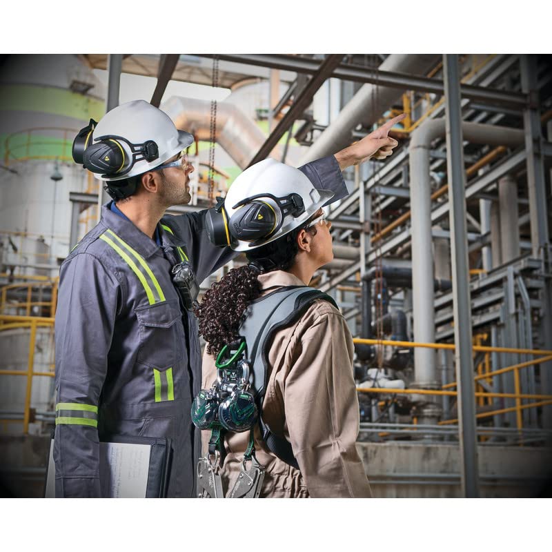 MSA SAFTEY MSA 473284 V-Gard Cap Style Safety Hard Hat With Staz-on Pinlock Suspension - White Large Size