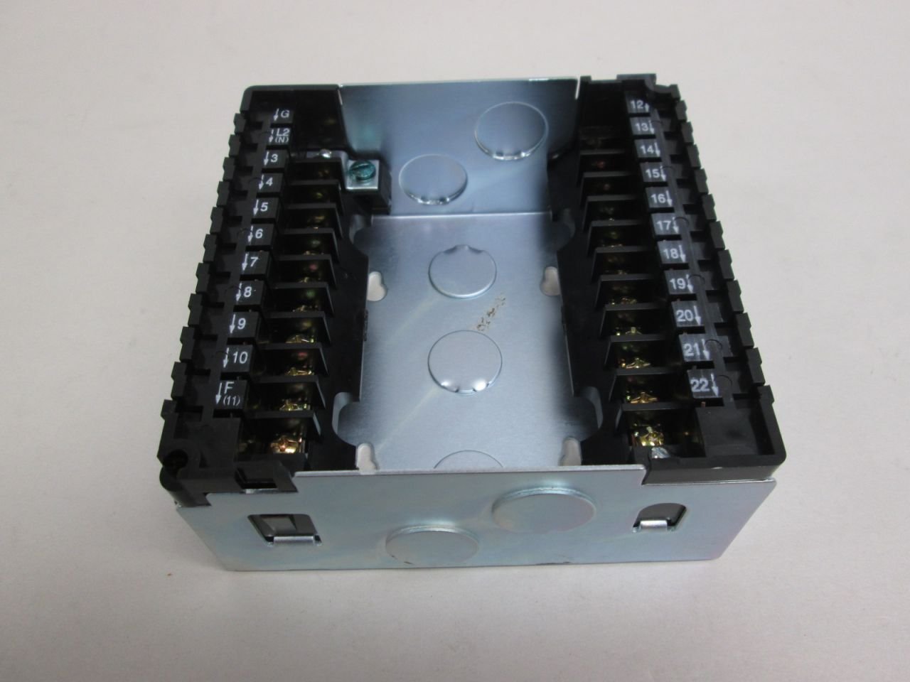 HONEYWELL Honeywell Q7800B1003 Wiring Subbase Burner/Wall Mount 2 Knockouts Each End