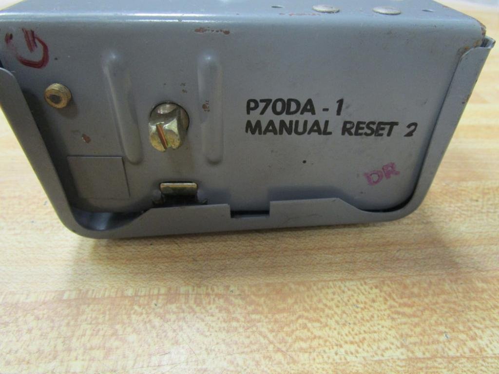 JOHNSON CONTROLS Johnson Controls P70DA-1 High Pressure Lockout Control 50-450 PSI 1/4 Nut