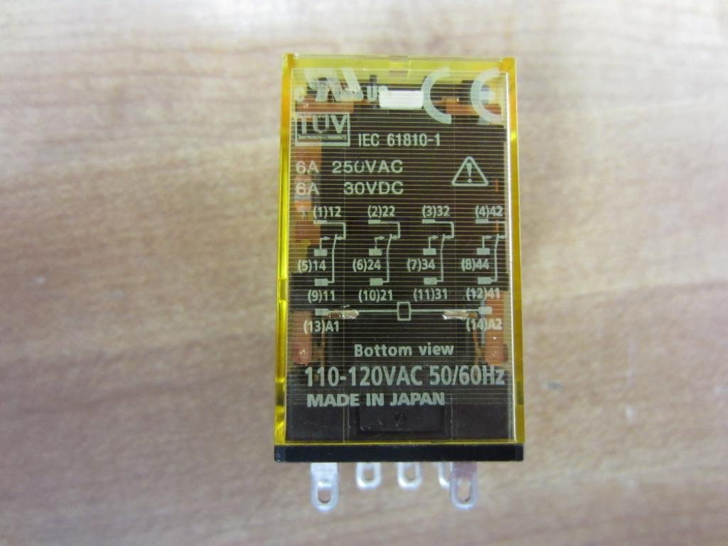 IDEC IDEC RU4S-A110 Universal Relay 120VAC (4PDT Contact) with Latching Lever and Blade Terminals