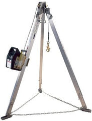 3M 3M 7100327772 Confined Space Aluminum Tripod with Winch