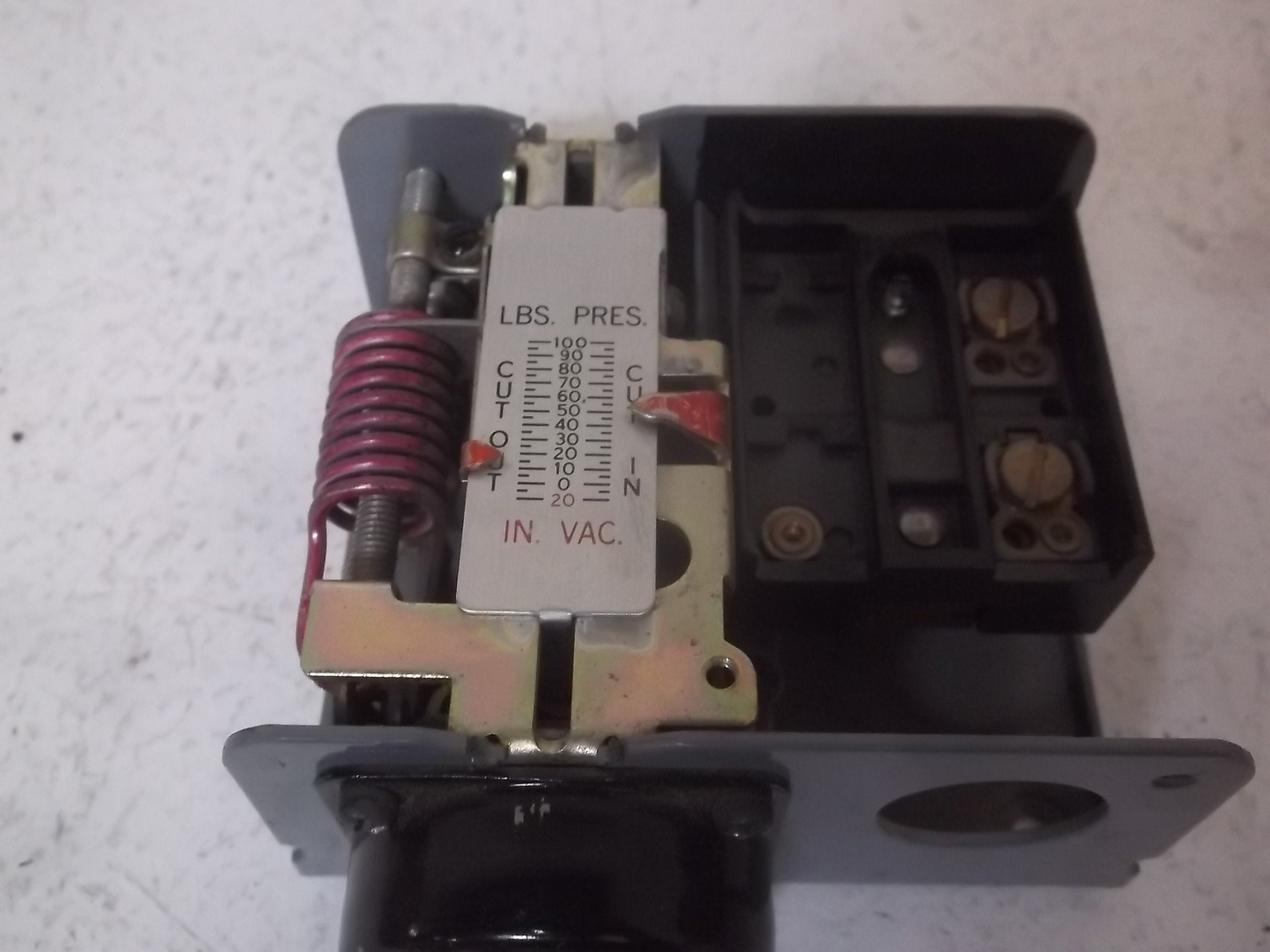 JOHNSON CONTROLS Johnson Controls P70AA-5 Open Low Pressure Ammonia Control Switch