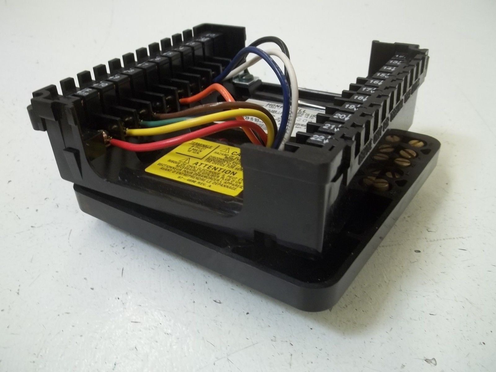 HONEYWELL Honeywell Q7800F1004 Adapter Subbase Burner or Wall Mount for RA890
