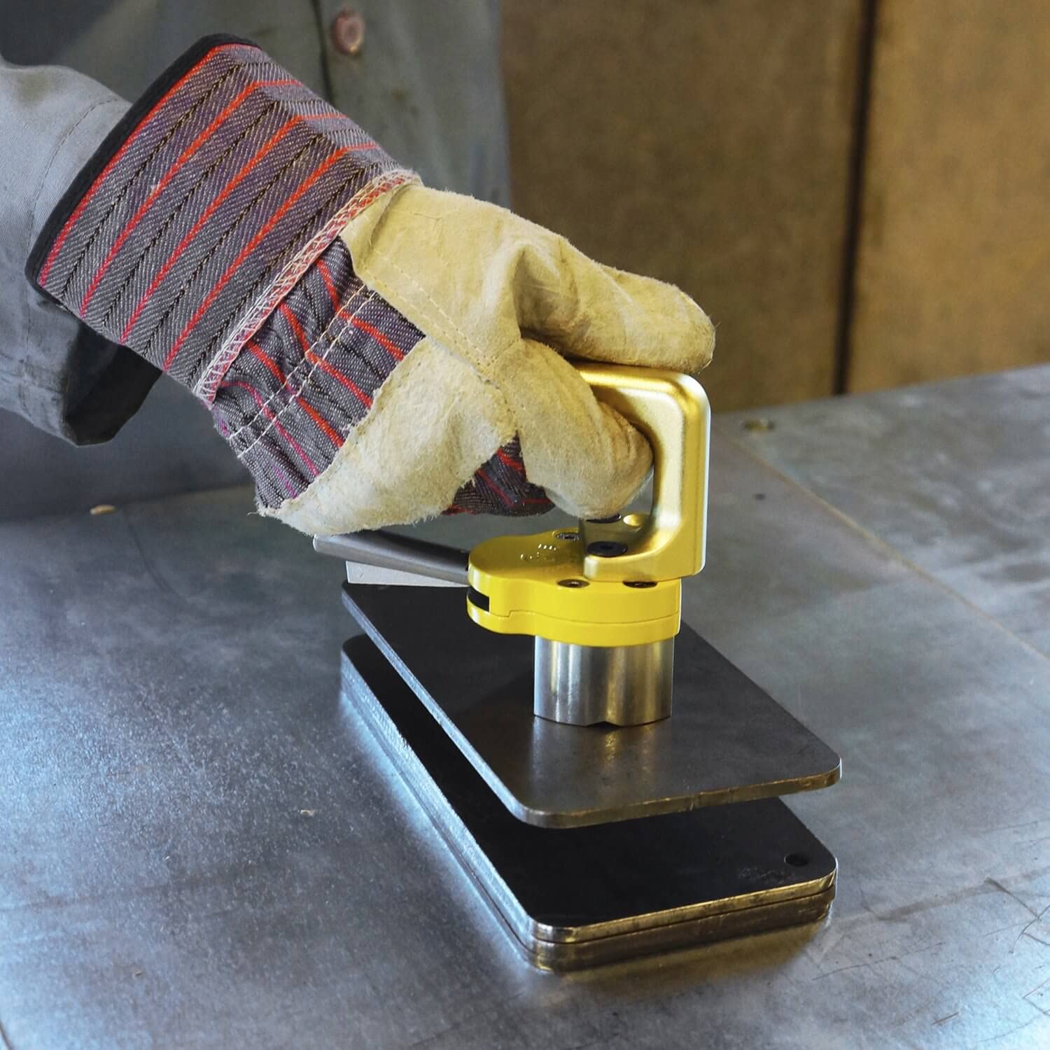 MAGSWITCH Magswitch 8100795 Fixed Hand Lifter 235 for One-Handed Operation Steel Transfer