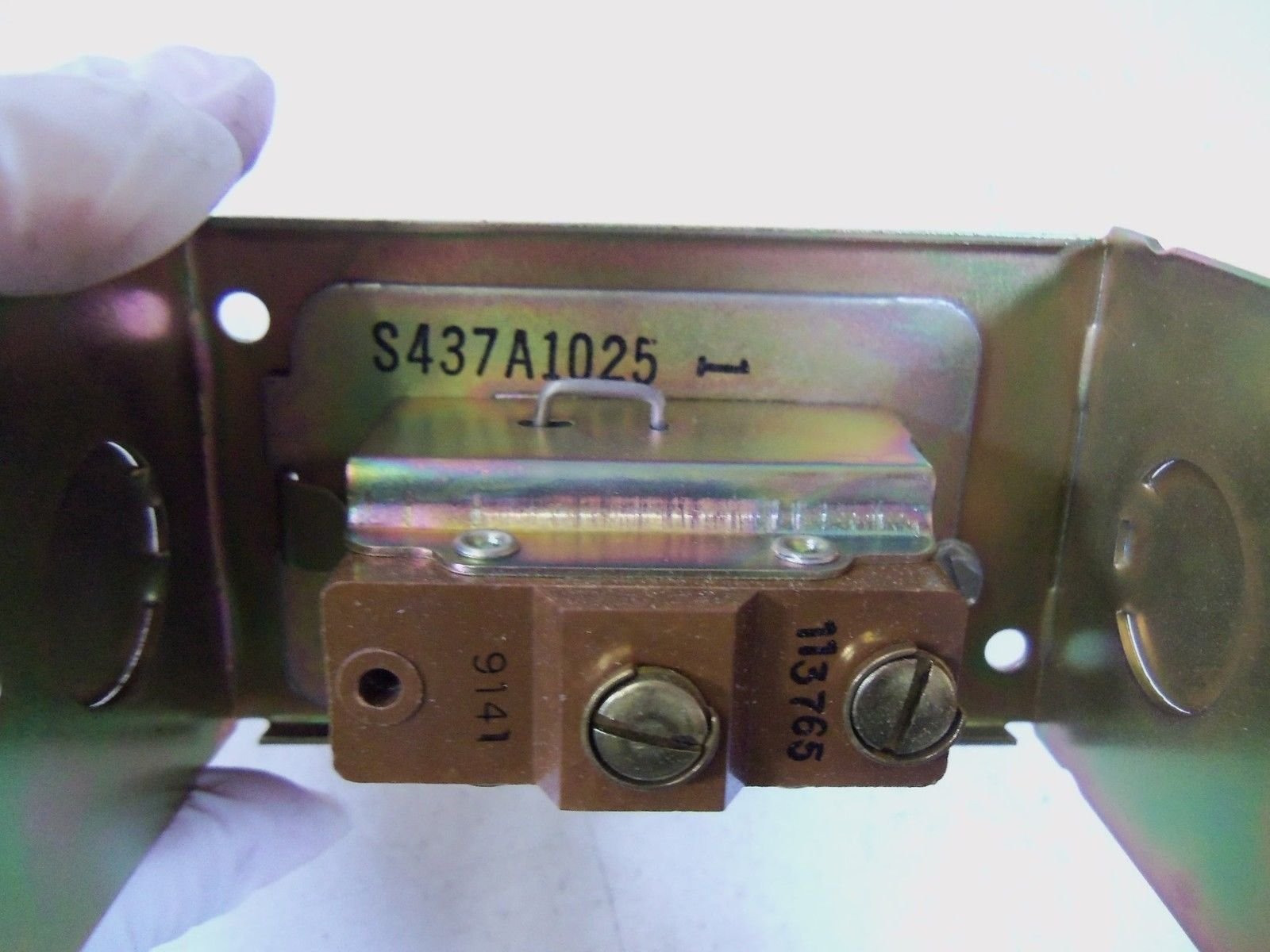 HONEYWELL Honeywell S437A1025 Sail Switch 1 SPST with Case and Cover