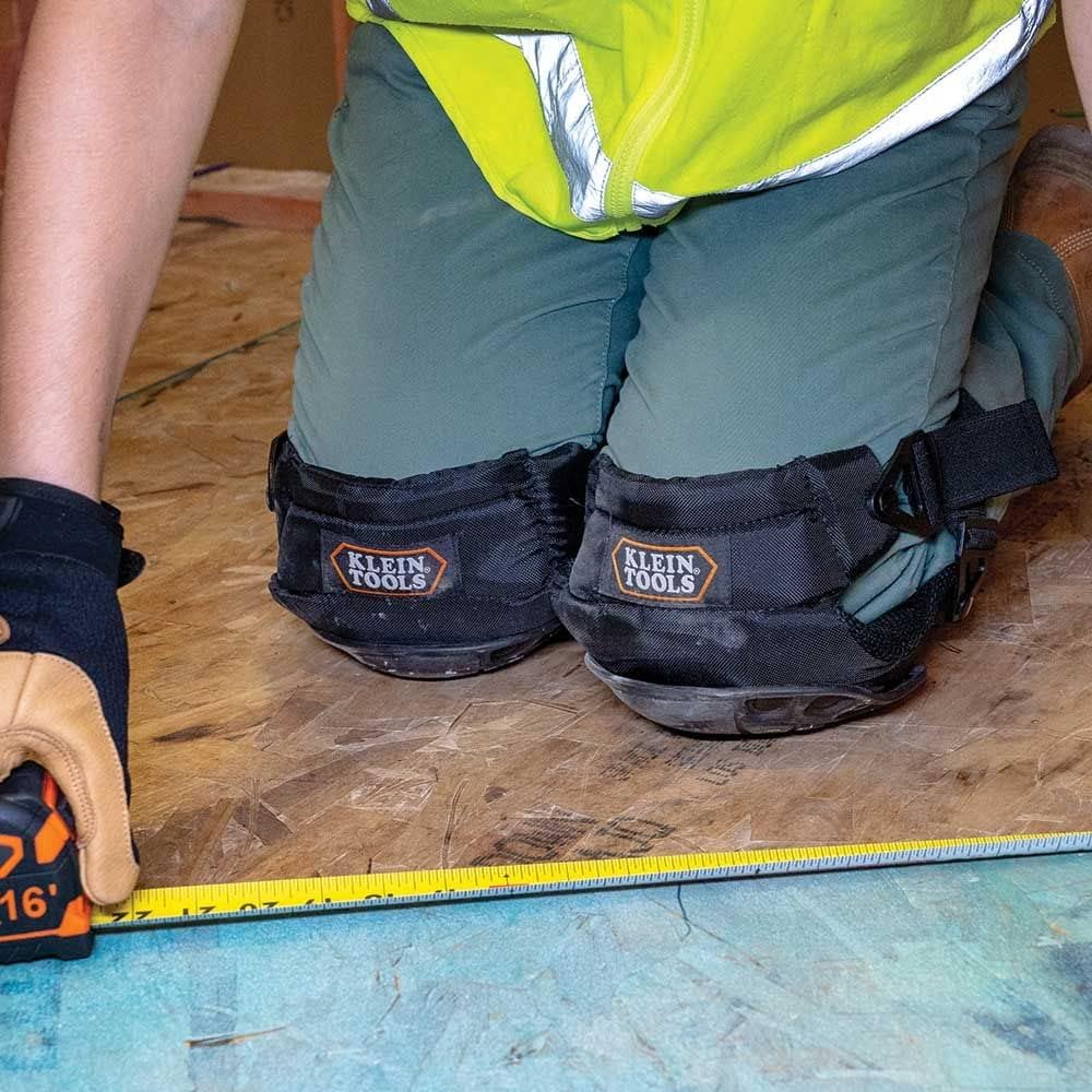 KLEIN TOOLS Klein Tools 60344 Hinged Gel Knee Pads Quick-Release Clips Black