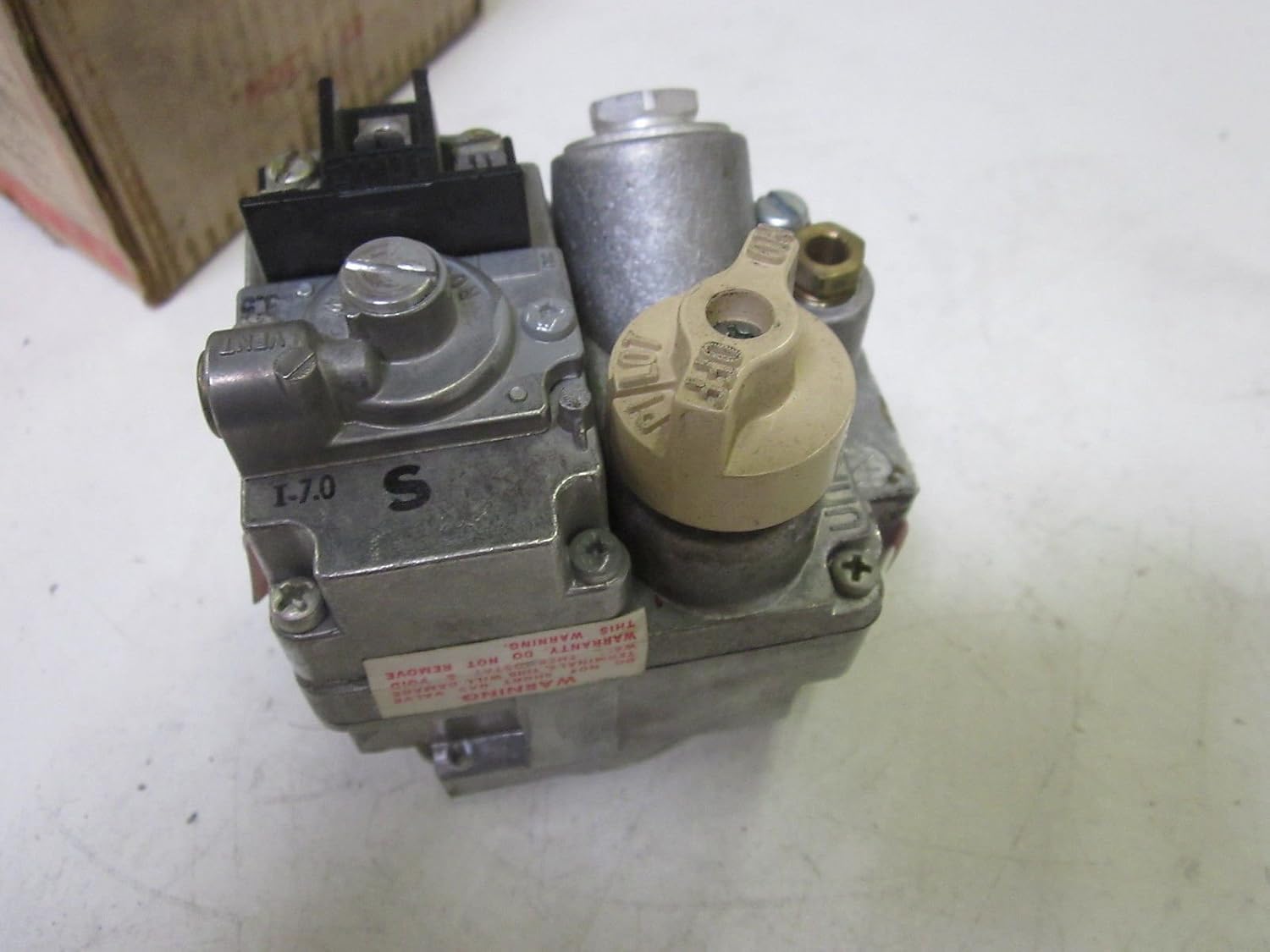 HONEYWELL Honeywell V800A1070 24 Vac Standing Pilot Gas Valve
