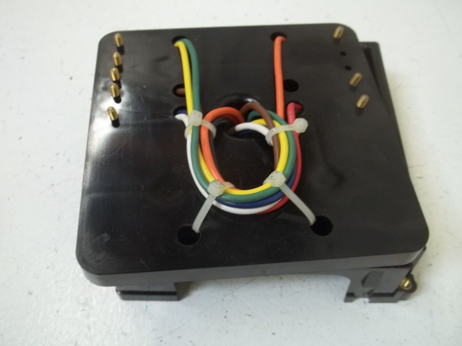 HONEYWELL Honeywell Q7800F1004 Adapter Subbase Burner or Wall Mount for RA890