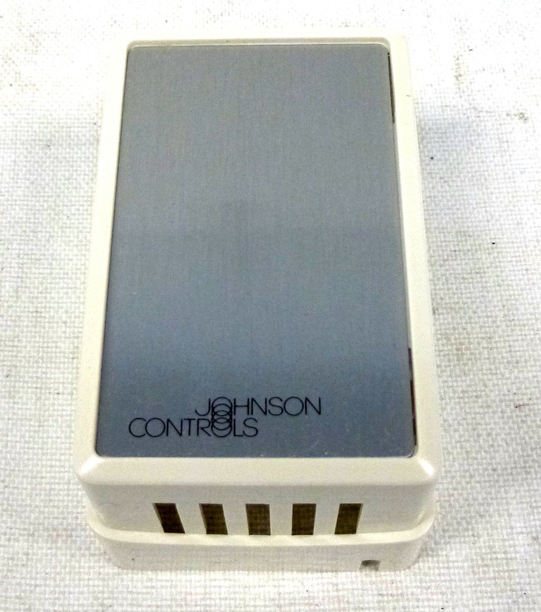 JOHNSON CONTROLS Johnson Controls T-4000-3144 Pneumatic Thermostat Cover White