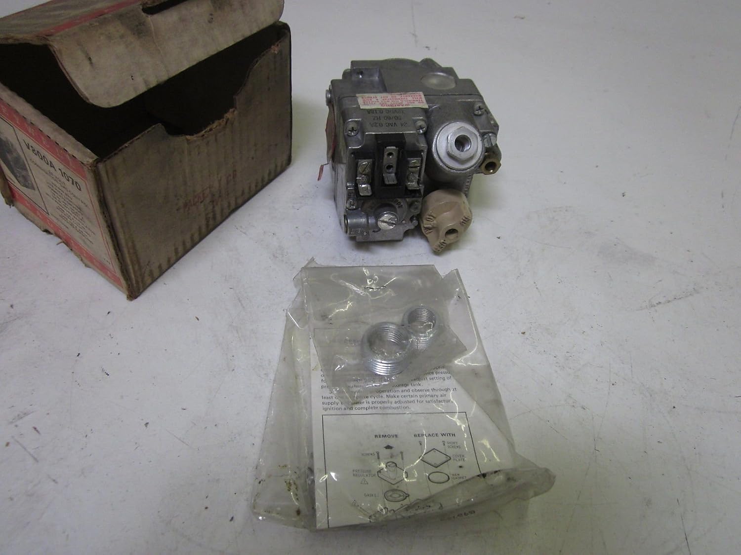 HONEYWELL Honeywell V800A1070 24 Vac Standing Pilot Gas Valve