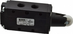 PARKER Parker 520211000 4-way 2-position Valve 1/4 Inch Npt