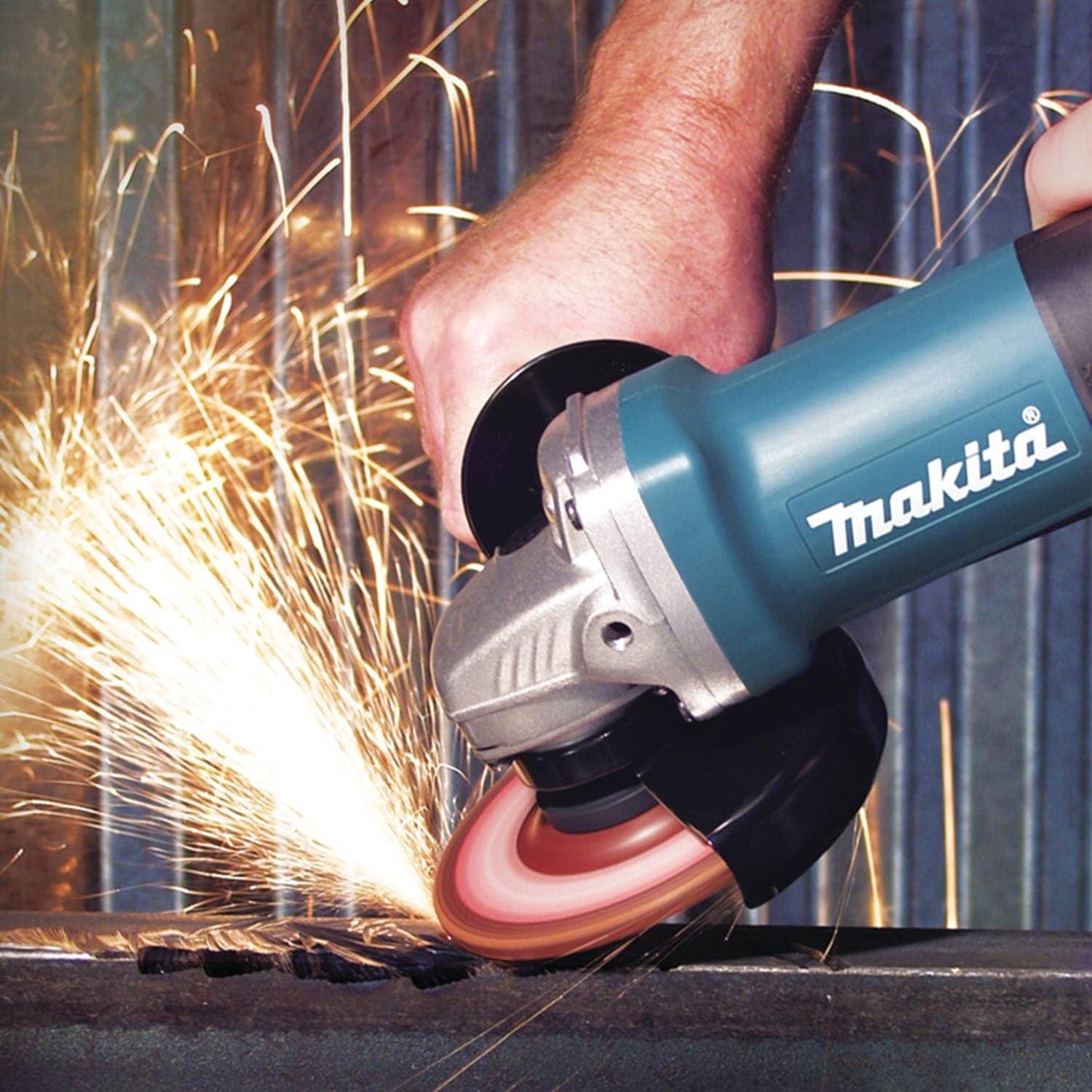 MAKITA Makita 9557PB Angle Grinder, 7.5 Amp, 4-1/2 Inch, AC/DC Switch