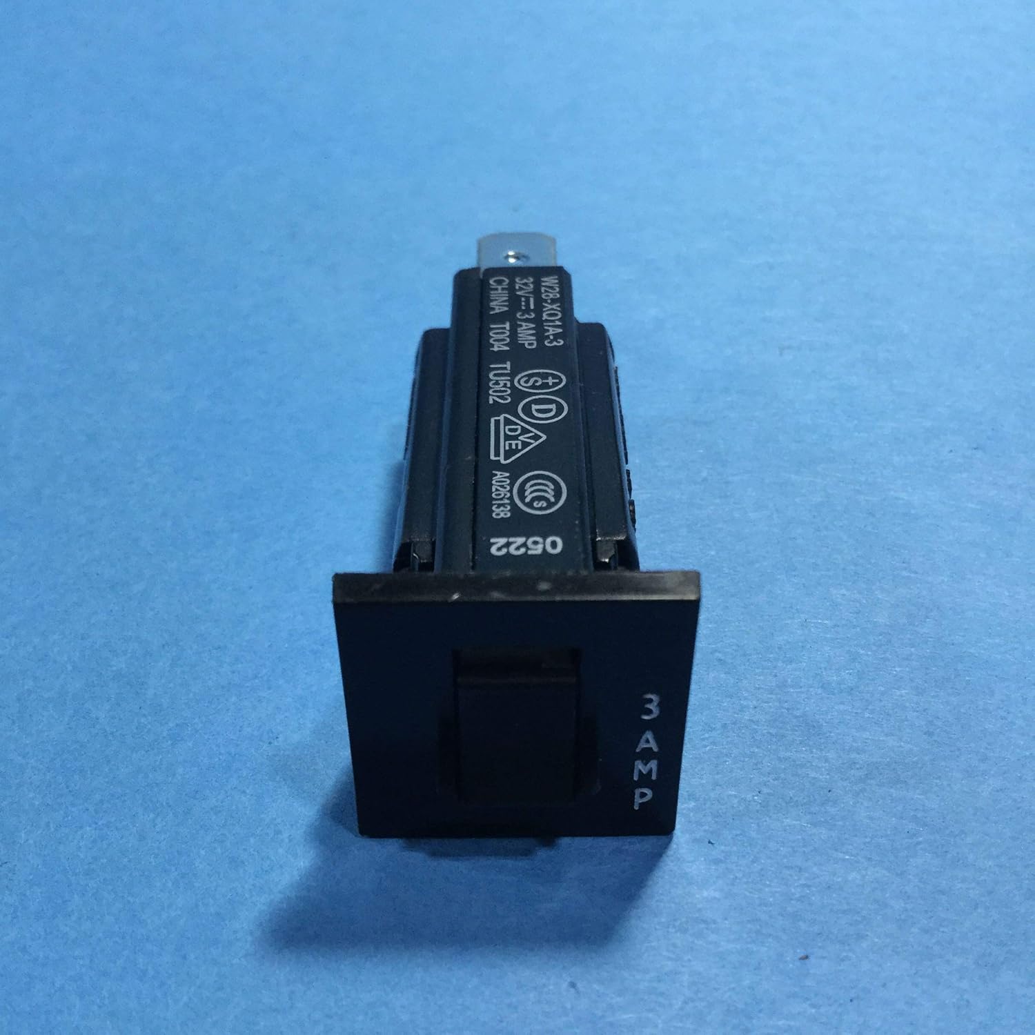 TE CONNECTIVITY TE Connectivity W28-XQ1A-3 Circuit Breaker Bag of 3