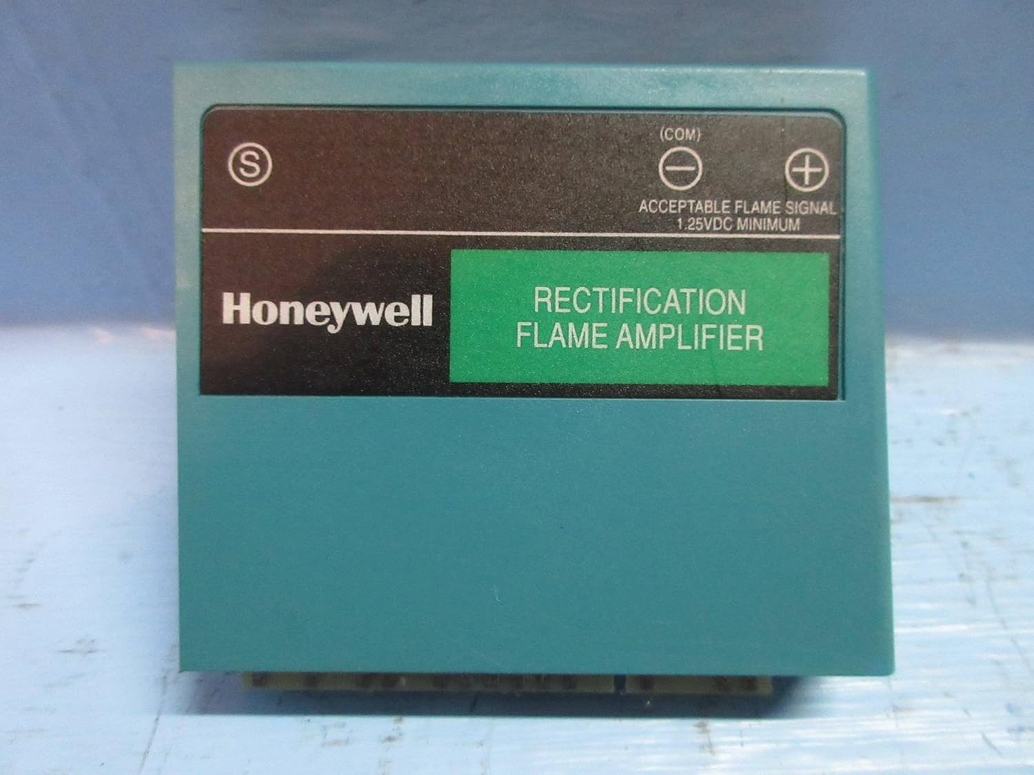 HONEYWELL Honeywell R7847A1025 Flame Signal Amplifier - 0.8 or 1.0 Second Response - 5 Volts