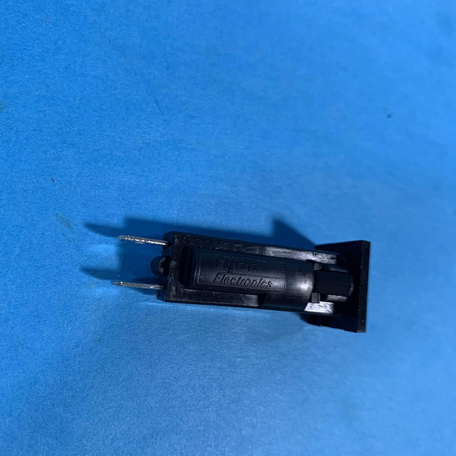 TE CONNECTIVITY TE Connectivity W28-XQ1A-3 Circuit Breaker Bag of 3