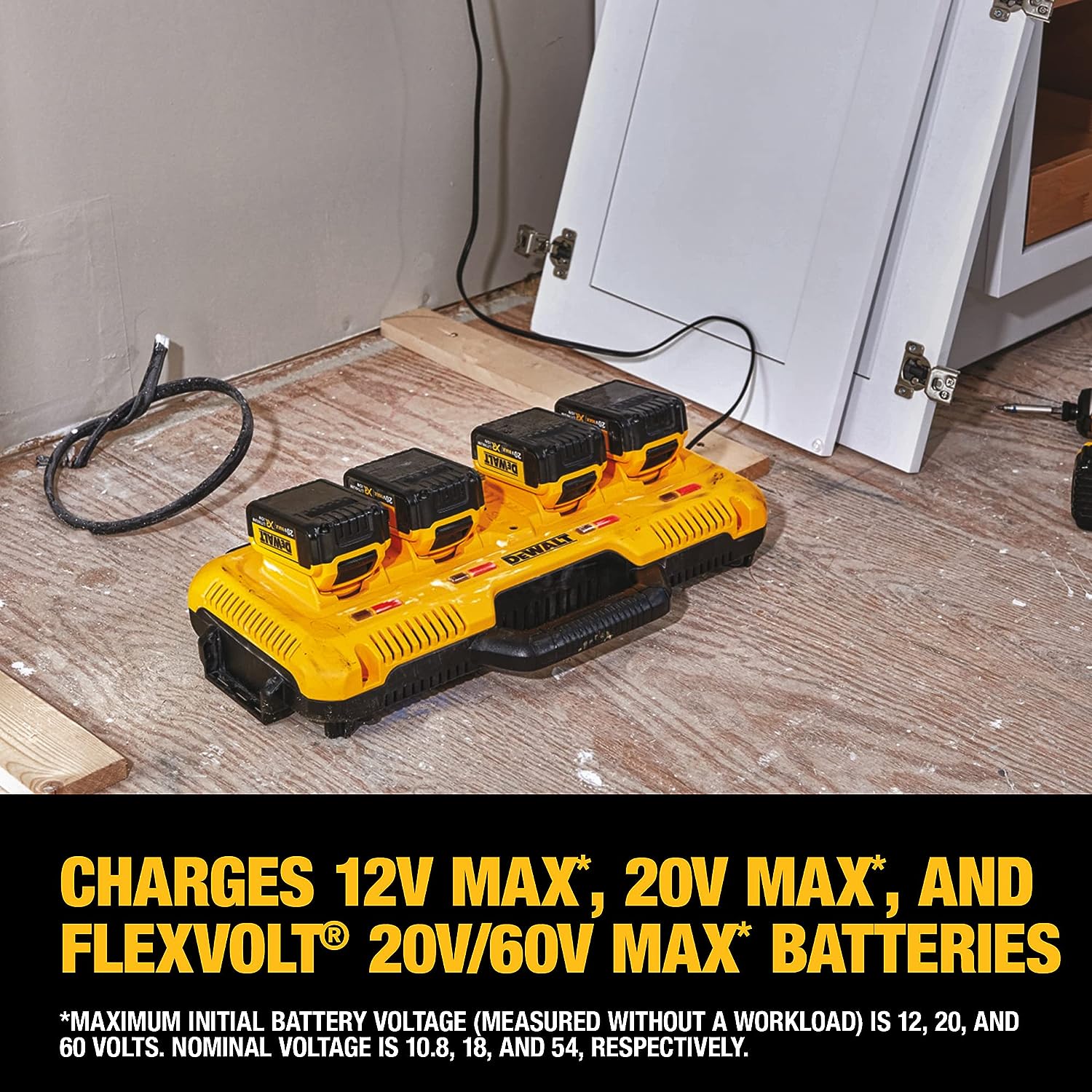 DEWALT DEWALT DCB104 20V MAX Battery Charger 4-Port Simultaneous Charging