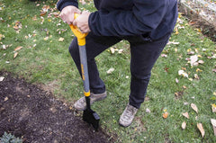 True Temper 2540800 Border Spade with Hardwood Handle and D-Grip Multi