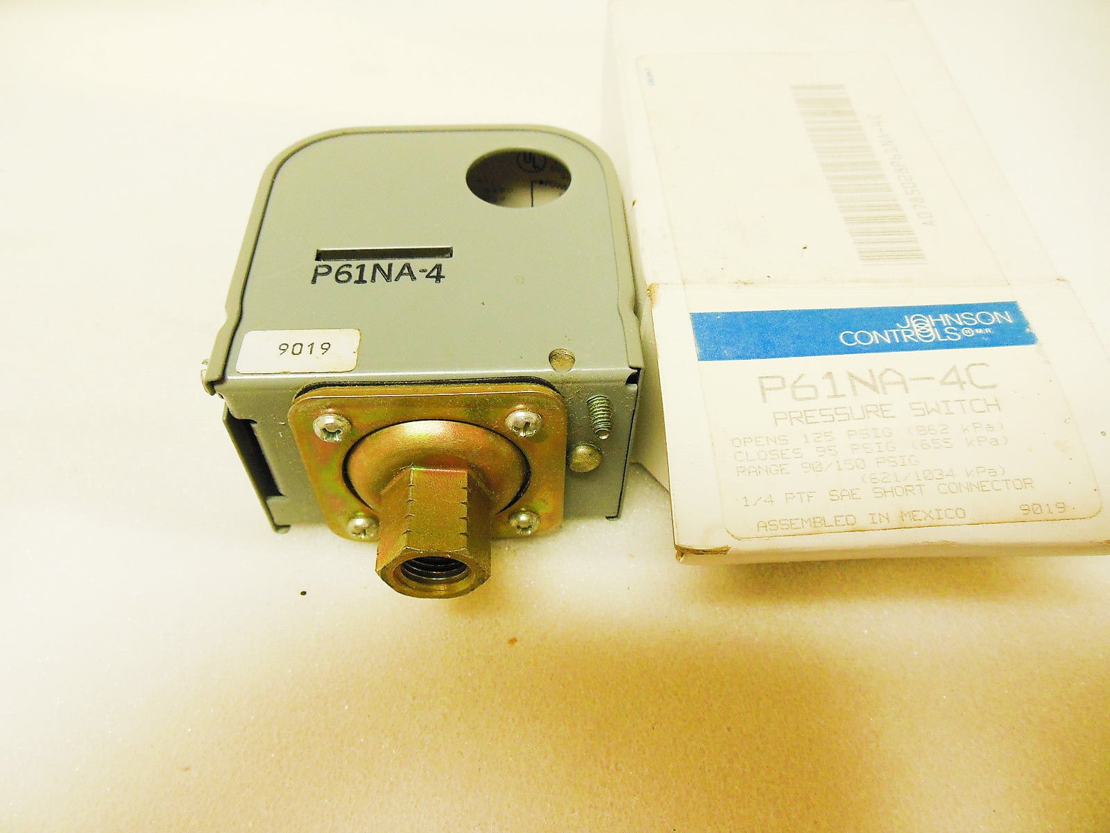 JOHNSON CONTROLS Johnson Controls P61NA4C pressure control 40-100psi