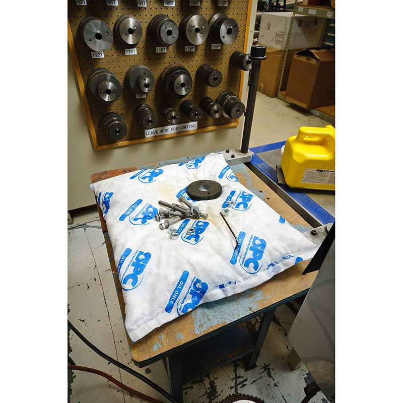 BRADY Brady OIL1818 Oil Only Absorbent Pillows Power 28 Gallon Replacement MPN