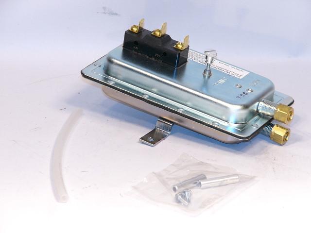 CLEVELAND CONTROLS AFS-228-121 TOGGLE SWITCHES