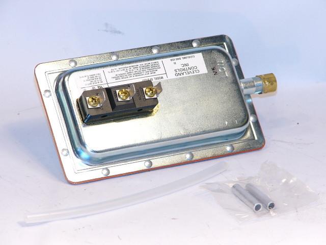 CLEVELAND CONTROLS DFS-231-121 AIR FLOW SWITCHES
