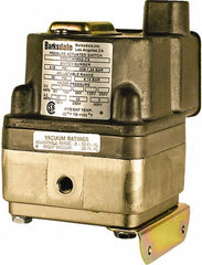 BARKSDALE Barksdale DPD1T-H18SS Differential Pressure Switch Spdt 60 Psi
