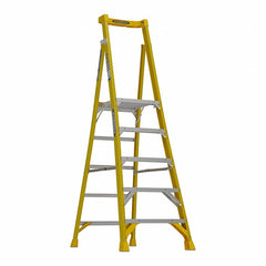 WERNER Werner pd7305 Fiberglass Podium Stepladder 5 Ft 375 Lb