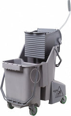 UNGER Unger COMBG 32 Qt Plastic Bucket Wringer Side Press