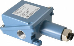 UNITED ELECTRIC CONTROLS United Electric Controls H100-705 Diaphragm Pressure Switch