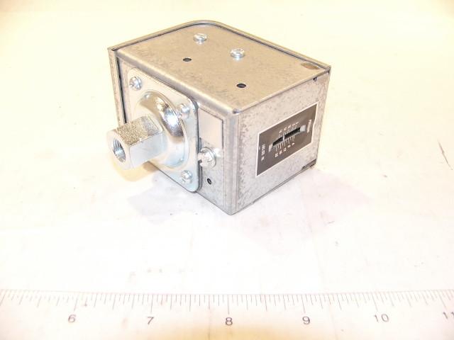 JOHNSON CONTROLS P10BC-9 PRESSURE SWITCHES