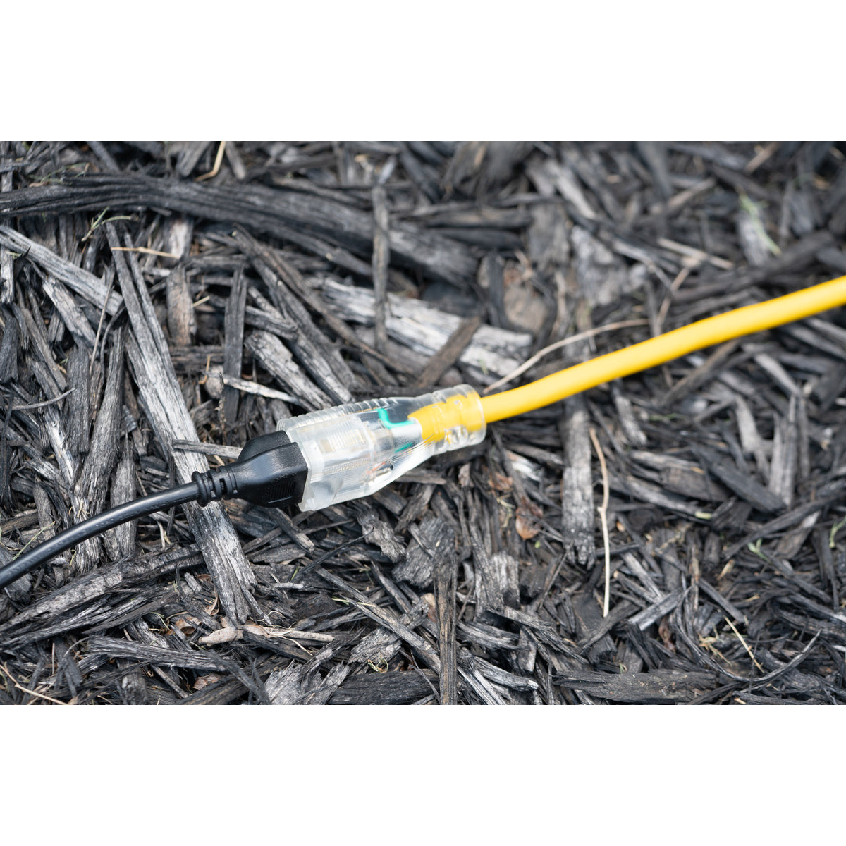 DIVERSITECH Southwire 1288SW0002 Polar/Solar Supreme Cold Weather Waterproof Extension Cord With Power Light Indicator, 1