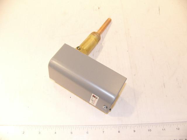 JOHNSON CONTROLS A19AAC-38 TEMPERATURE CONTROLS