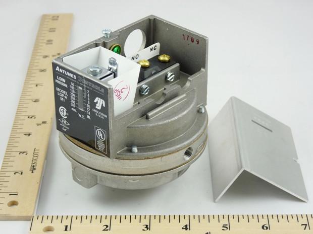 LOCHINVAR 100166145 WATER HEATERS