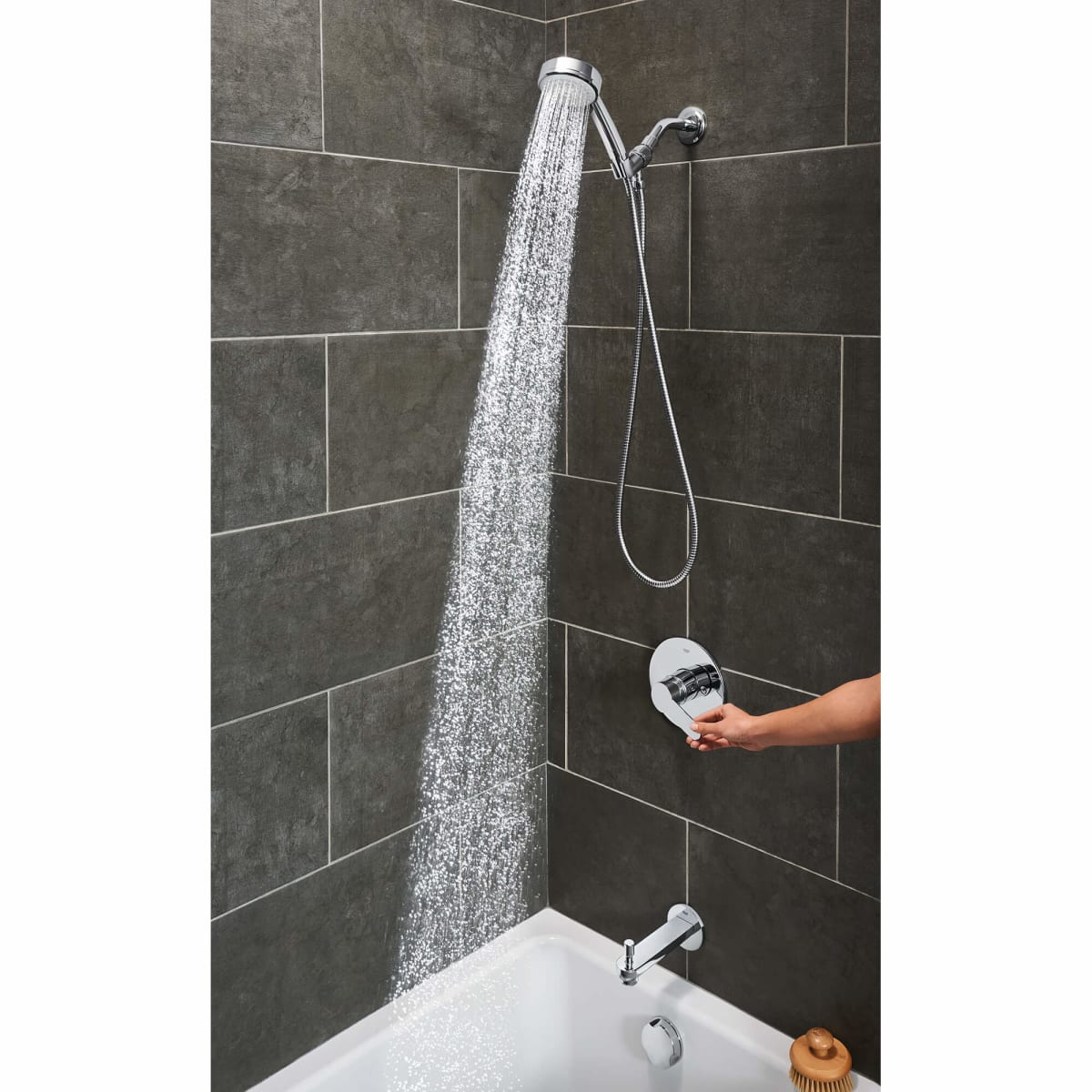 GROHE 27414000 Classic Tubular Shower Arm & Escutcheon Polished Chrome